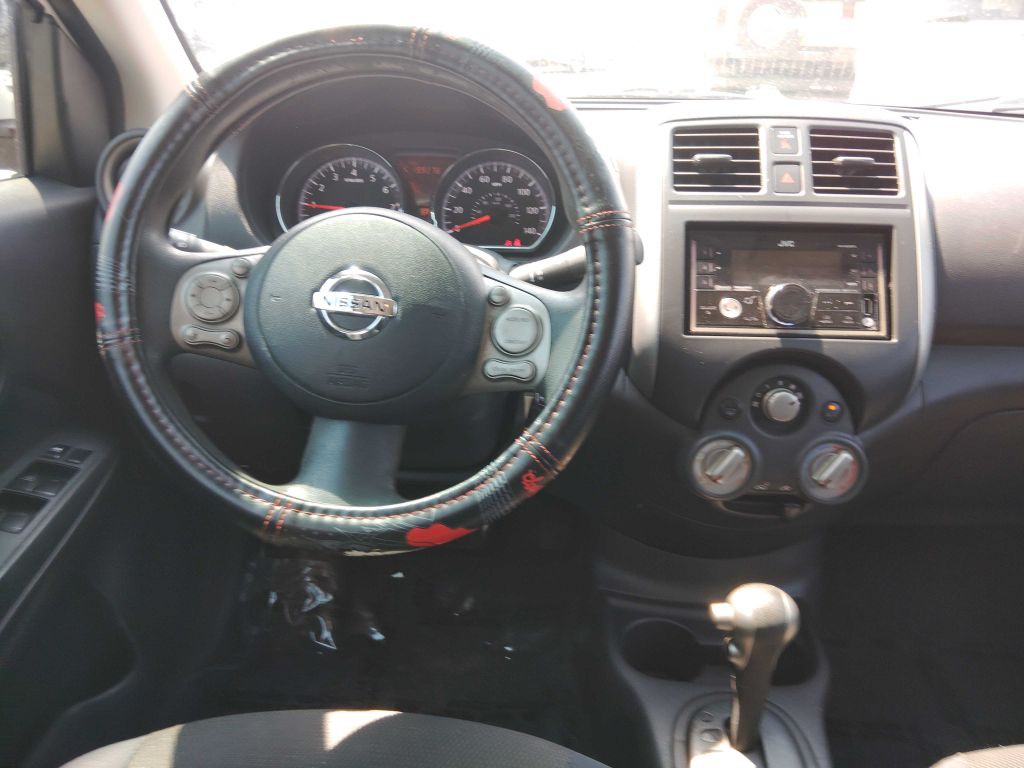 2012 Nissan Versa Image 9