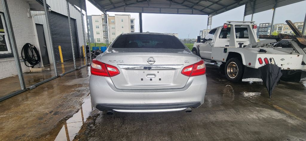 2017 Nissan Altima Image 6