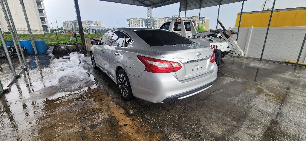 2017 Nissan Altima Image 7