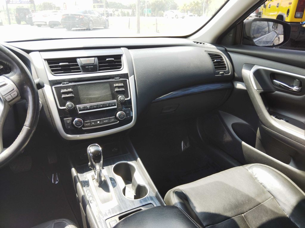 2018 Nissan Altima Image 9