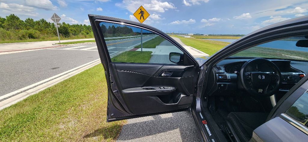 2015 Honda Accord Image 9