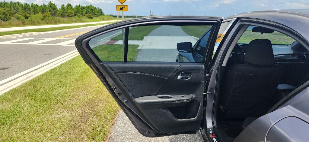 2015 Honda Accord Image 15
