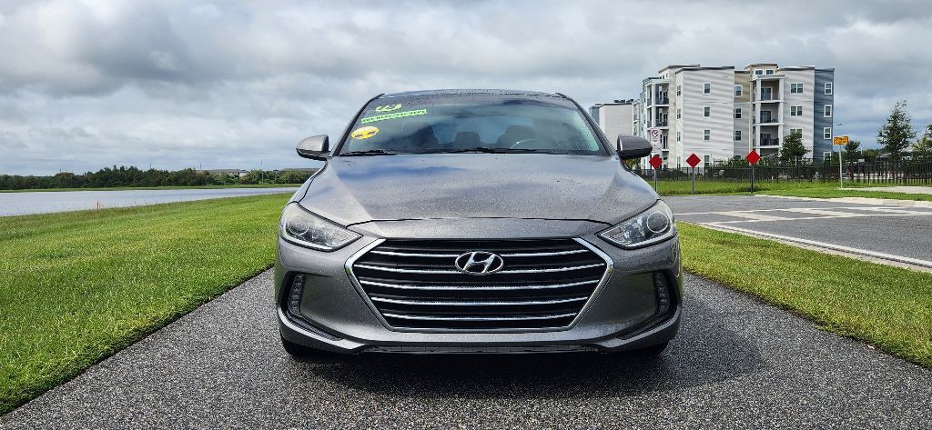 2018 Hyundai Elantra Image 3