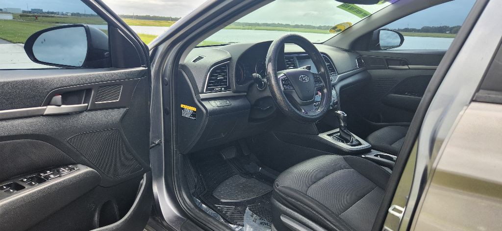 2018 Hyundai Elantra Image 11