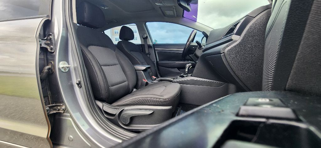 2018 Hyundai Elantra Image 21