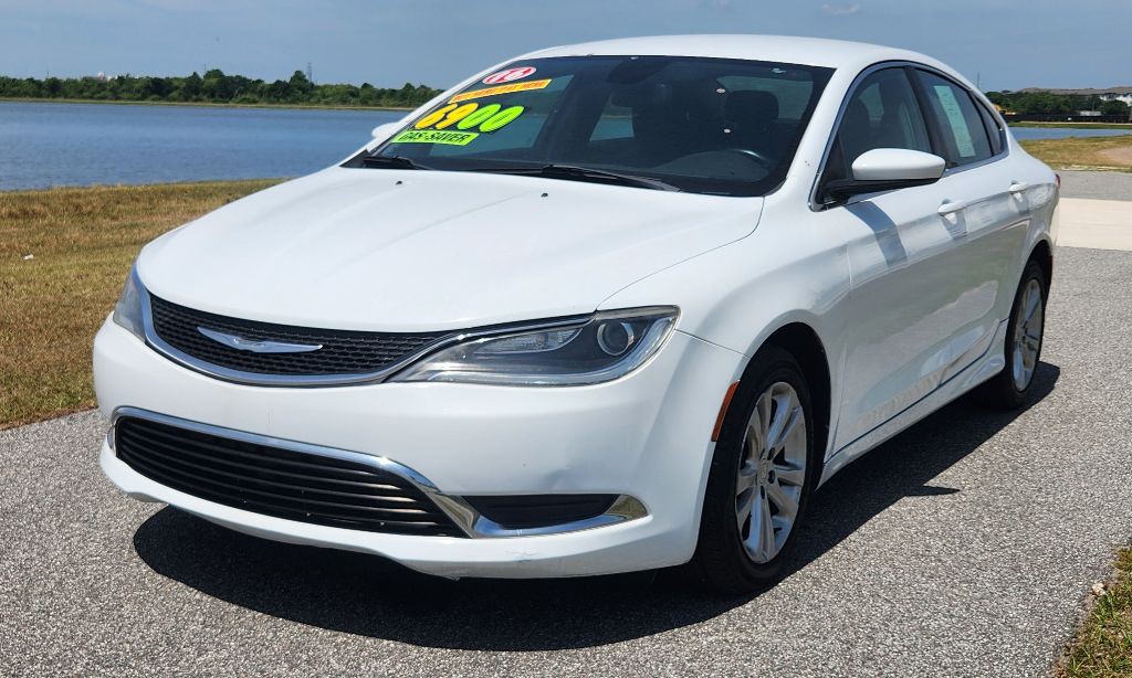 2016 Chrysler 200 Image 1