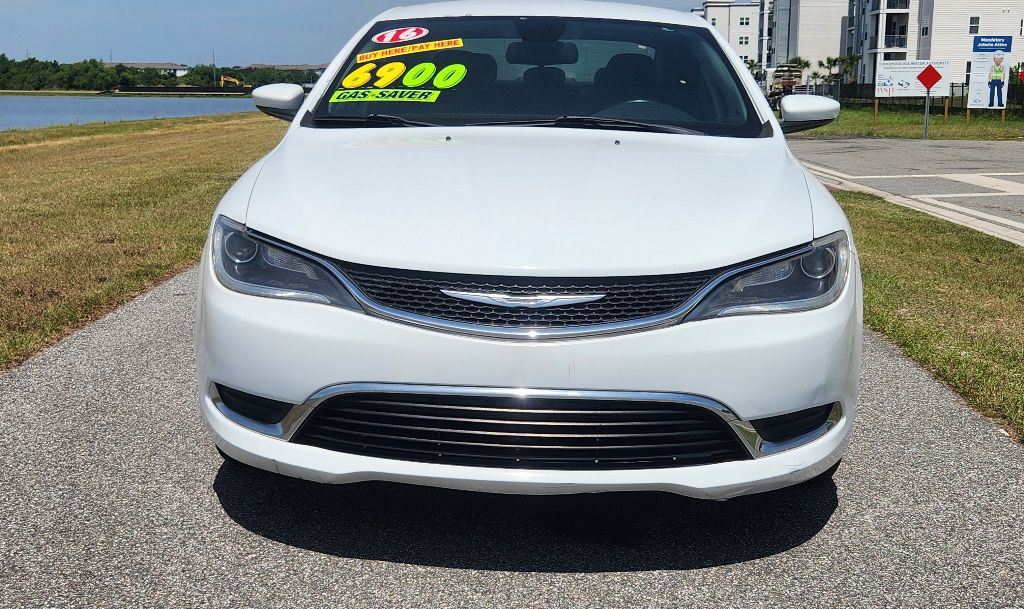 2016 Chrysler 200 Image 2
