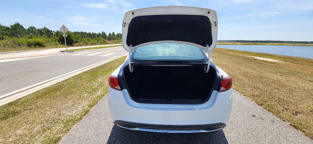 2016 Chrysler 200 Image 23