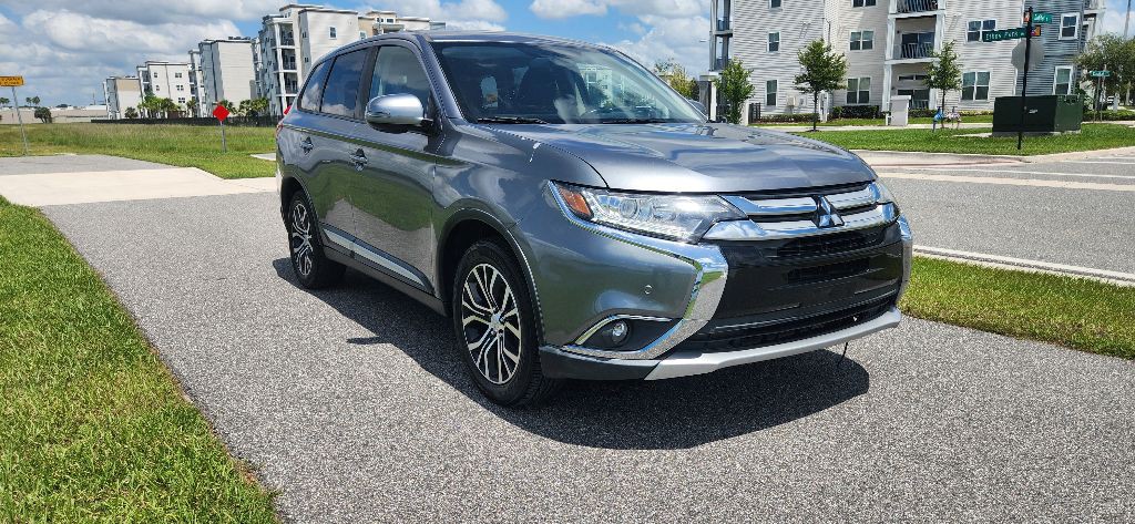 2018 Mitsubishi Outlander Image 3