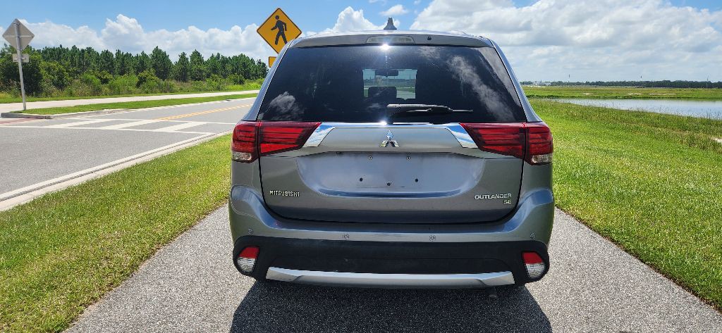 2018 Mitsubishi Outlander Image 6