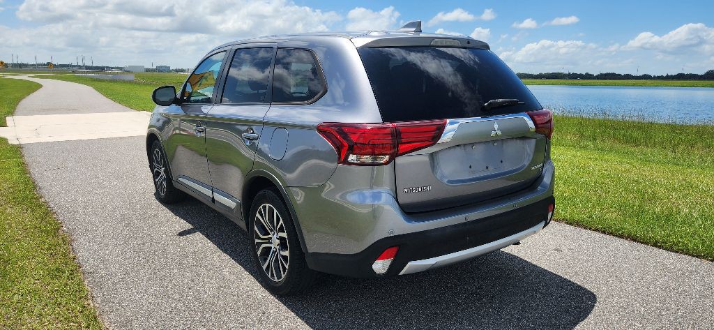 2018 Mitsubishi Outlander Image 7