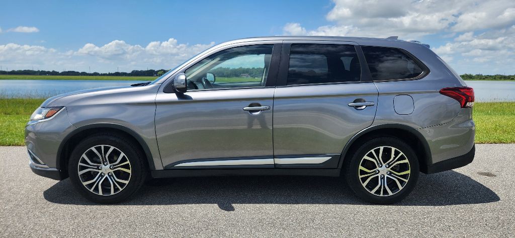 2018 Mitsubishi Outlander Image 8