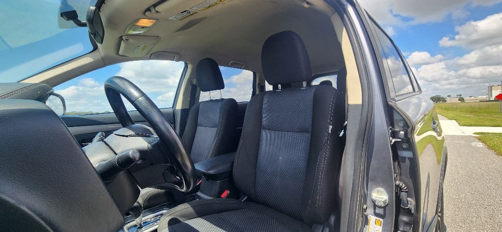2018 Mitsubishi Outlander Image 11