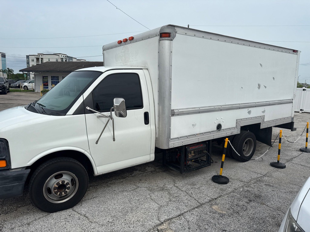 2005 Chevrolet Express Image 5