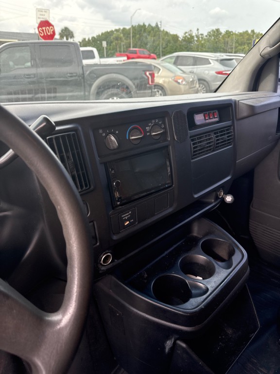 2005 Chevrolet Express Image 7