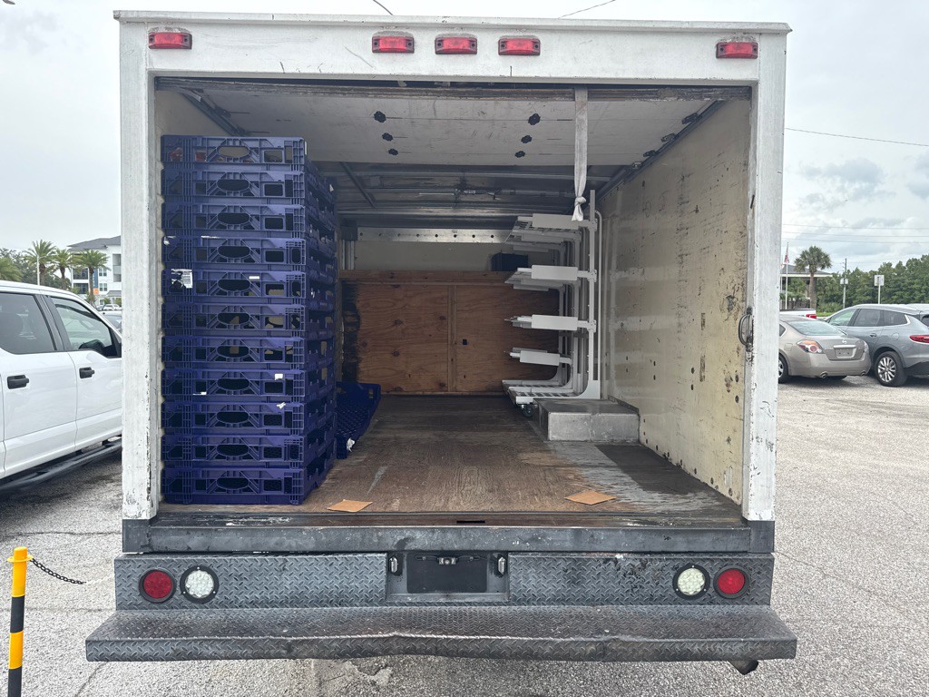 2005 Chevrolet Express Image 8