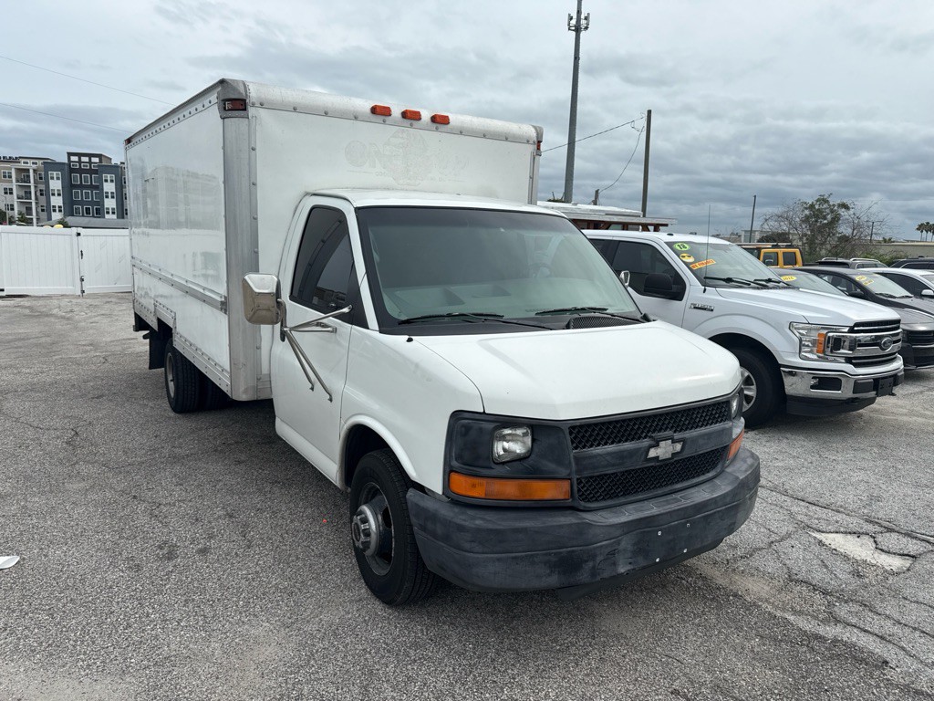 2005 Chevrolet Express Image 11
