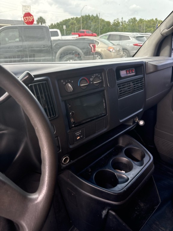 2005 Chevrolet Express Image 16