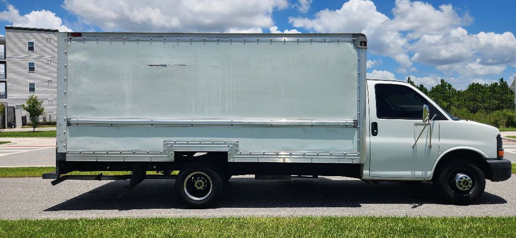 2005 Chevrolet Express Image 4