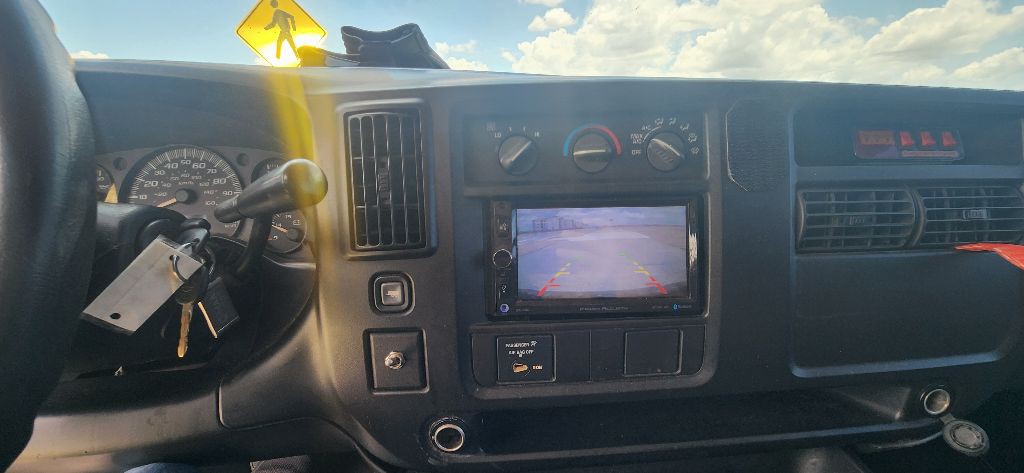 2005 Chevrolet Express Image 14