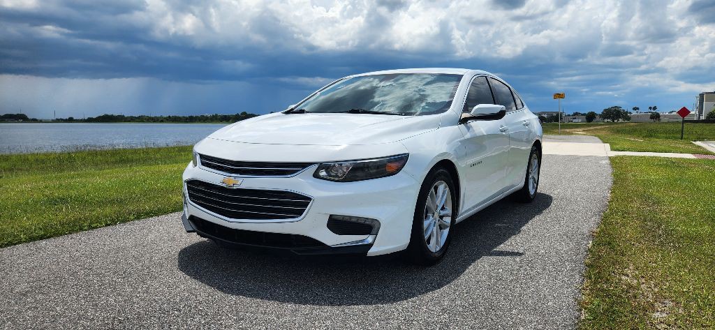 2018 Chevrolet Malibu Image 1