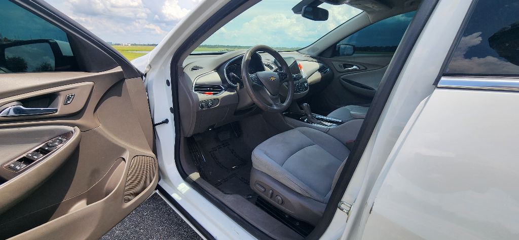 2018 Chevrolet Malibu Image 11