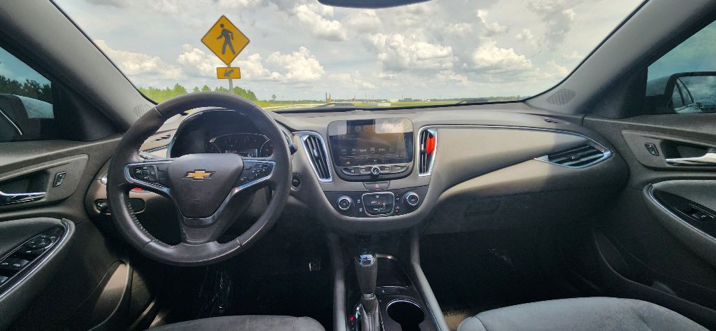 2018 Chevrolet Malibu Image 12