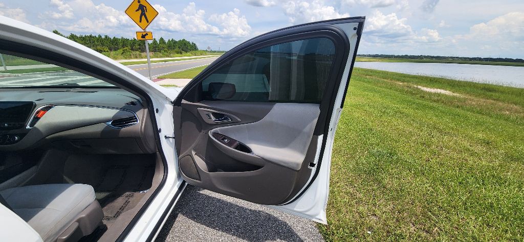 2018 Chevrolet Malibu Image 18