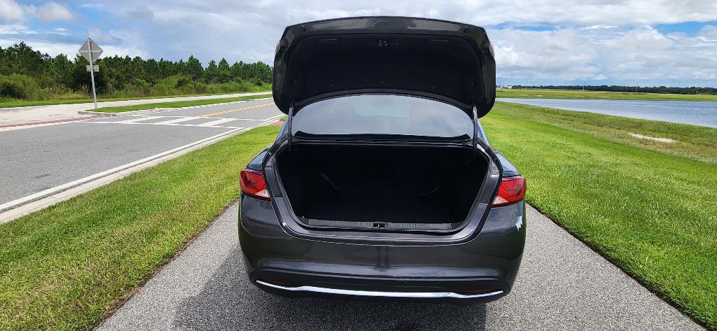 2015 Chrysler 200 Image 24