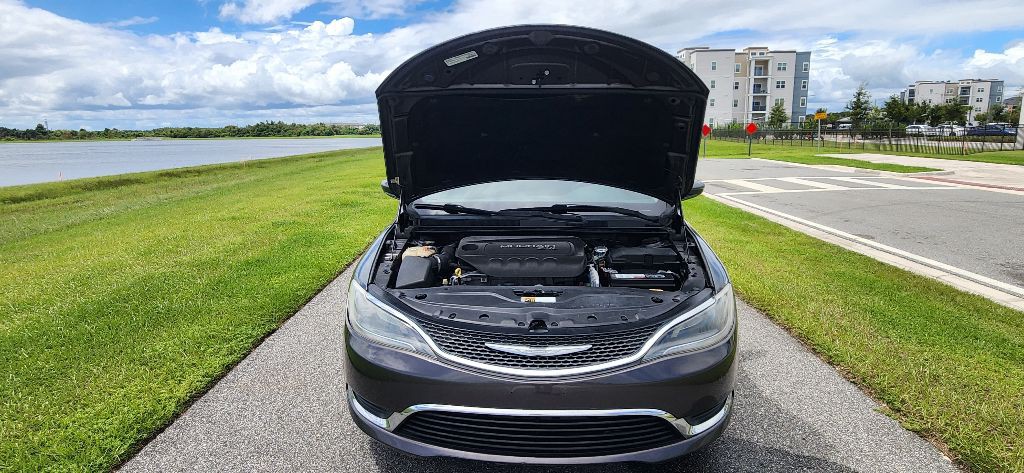 2015 Chrysler 200 Image 26