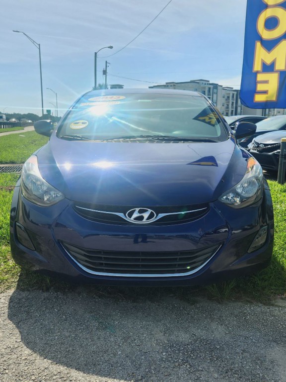 2013 Hyundai Elantra Image 2