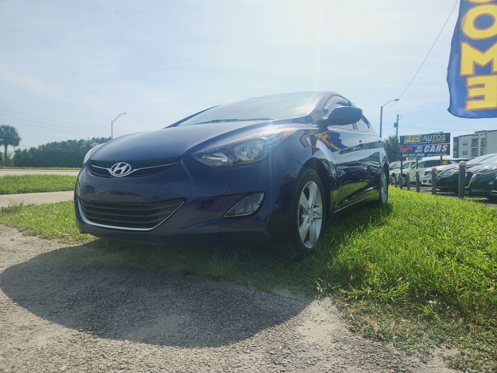 2013 Hyundai Elantra Image 3