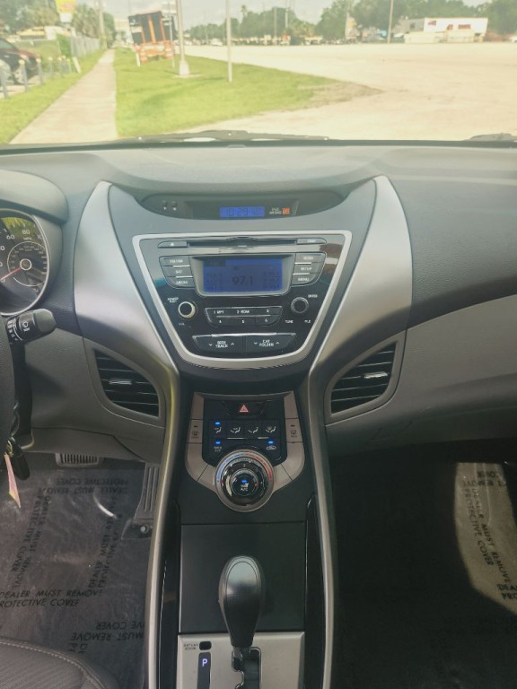 2013 Hyundai Elantra Image 11