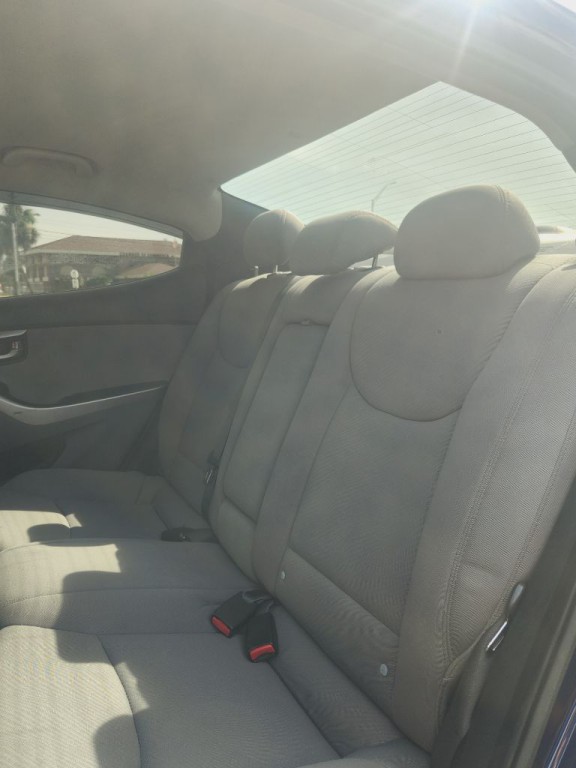 2013 Hyundai Elantra Image 14
