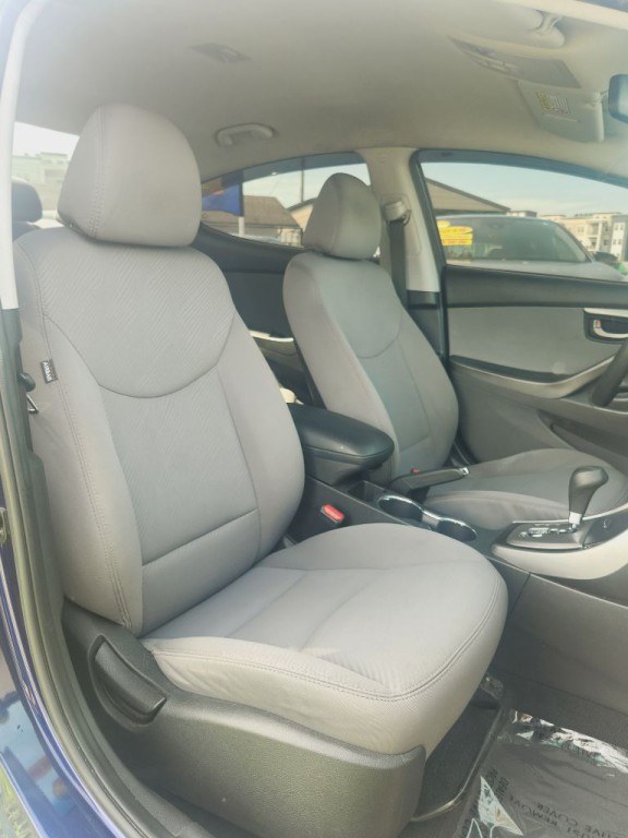 2013 Hyundai Elantra Image 17