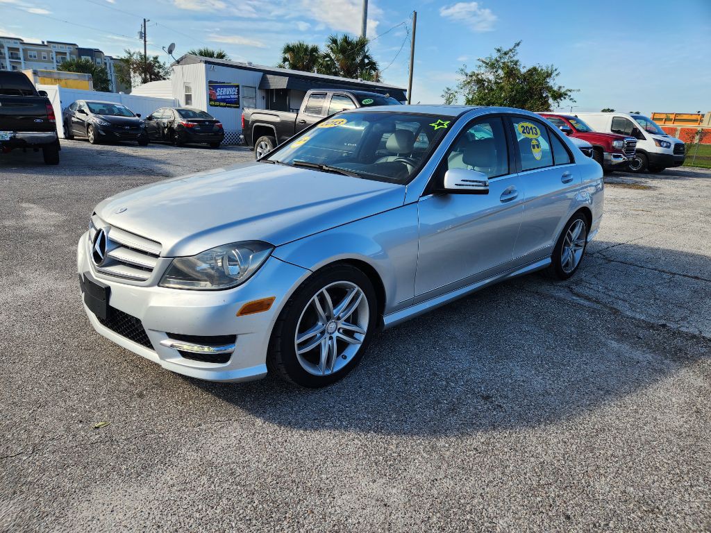 2013 Mercedes-Benz C-Class Image 2