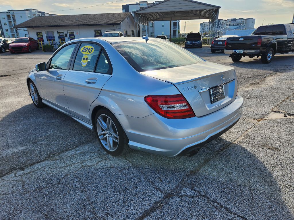 2013 Mercedes-Benz C-Class Image 4