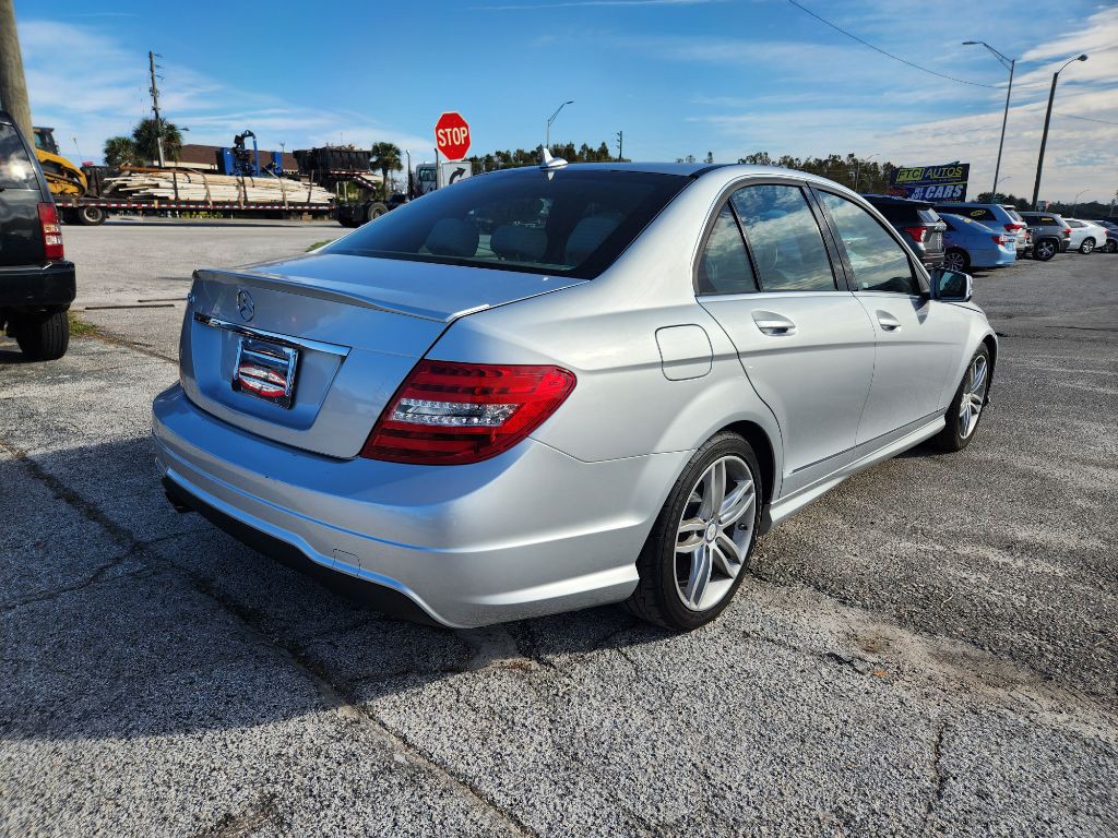 2013 Mercedes-Benz C-Class Image 6