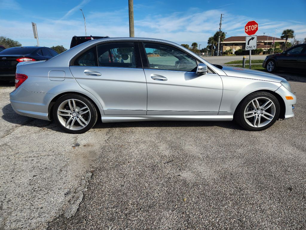 2013 Mercedes-Benz C-Class Image 7