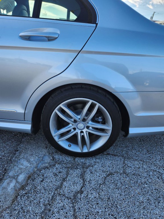 2013 Mercedes-Benz C-Class Image 9