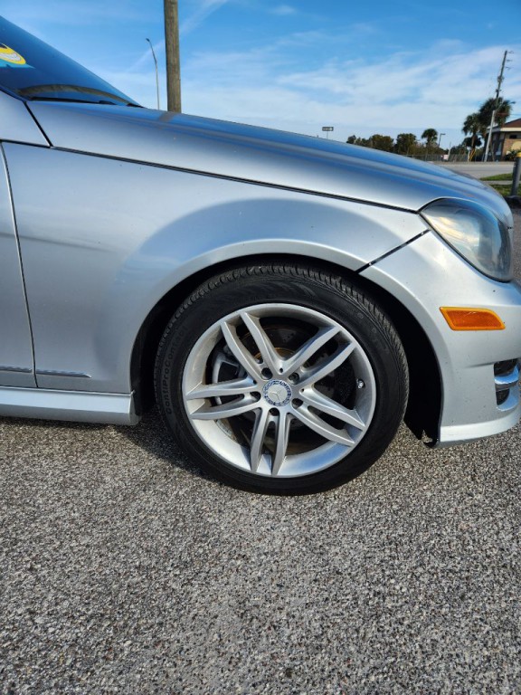 2013 Mercedes-Benz C-Class Image 11