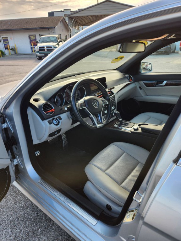 2013 Mercedes-Benz C-Class Image 16