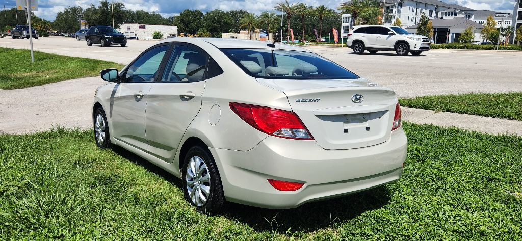 2017 Hyundai Accent Image 4