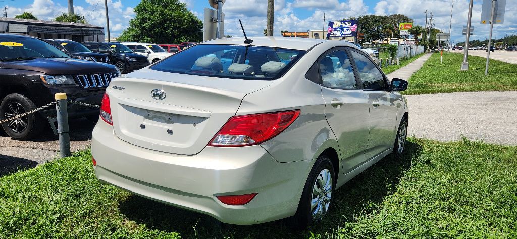 2017 Hyundai Accent Image 6