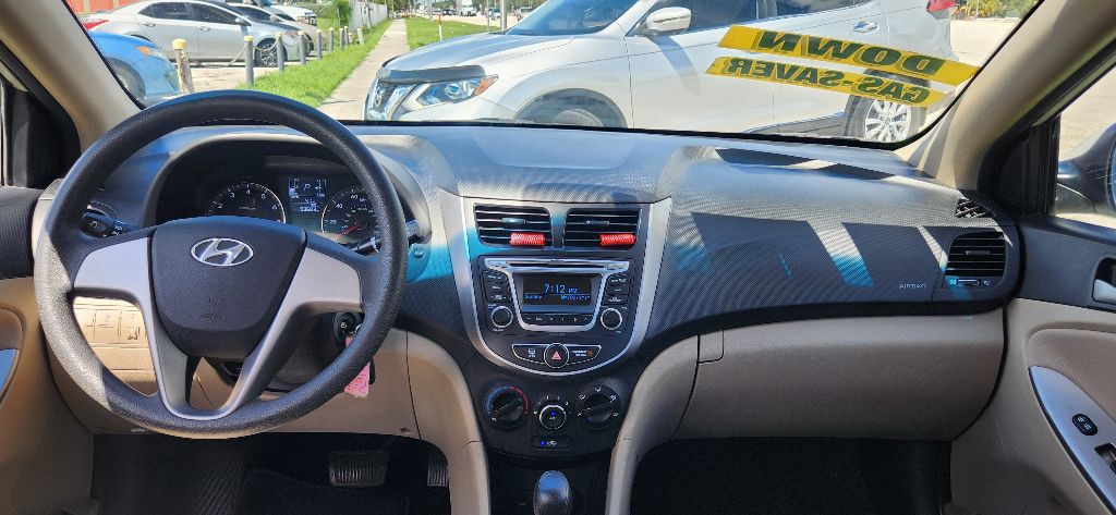 2017 Hyundai Accent Image 10