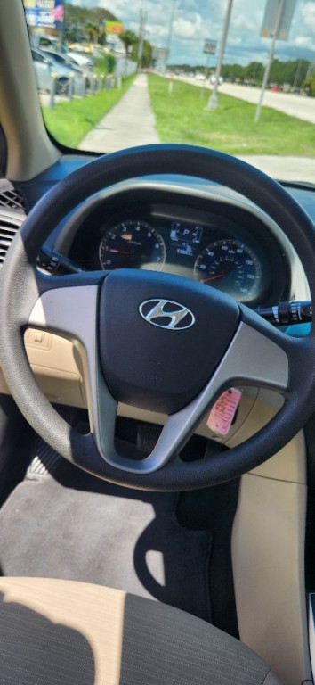 2017 Hyundai Accent Image 11