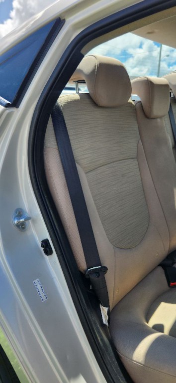 2017 Hyundai Accent Image 21