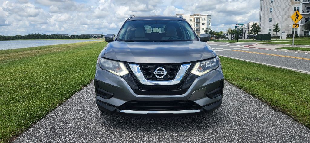 2017 Nissan Rogue Image 2
