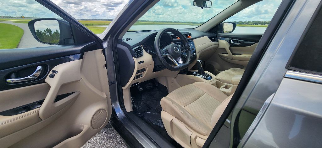 2017 Nissan Rogue Image 10