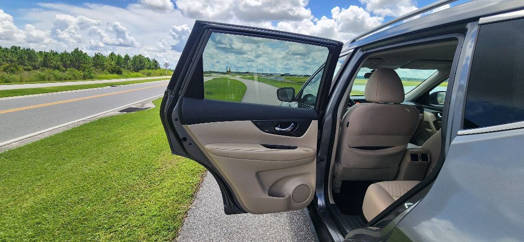 2017 Nissan Rogue Image 15